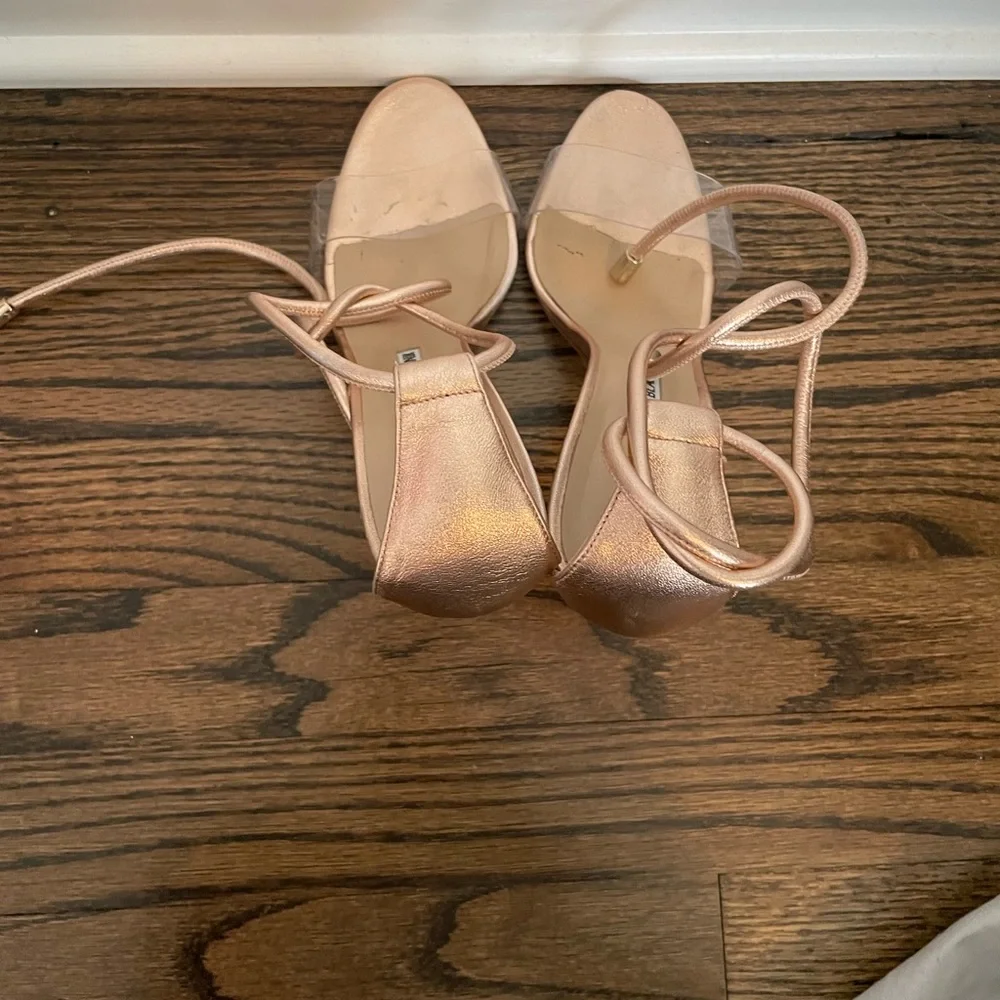 DESIGNER Manolo Blanhnik Estro Ankle Tie Sandal in Rose Gold- like new - Picture 6 of 7